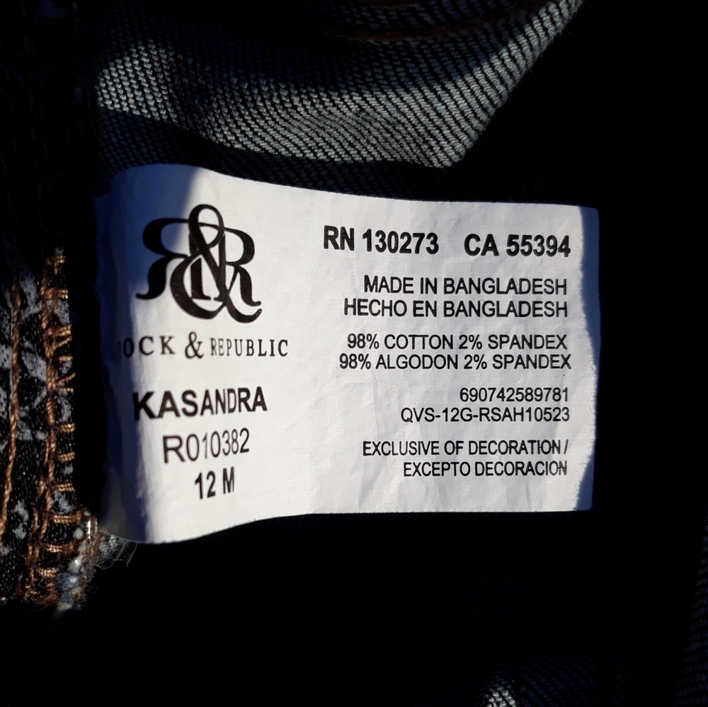Rock & Republic Dark Wash Jeans - Picture 5 of 10